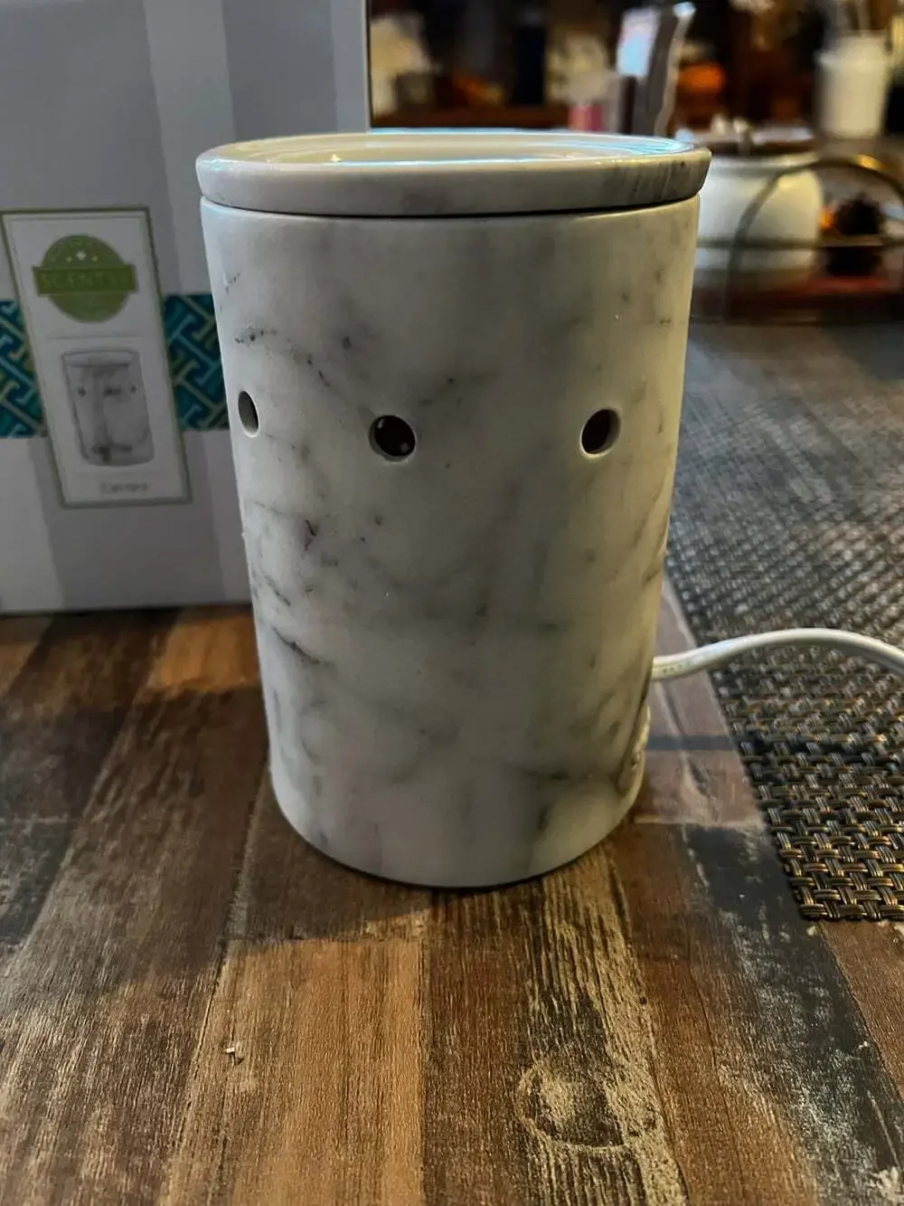 Scentsy Carrara Warmer